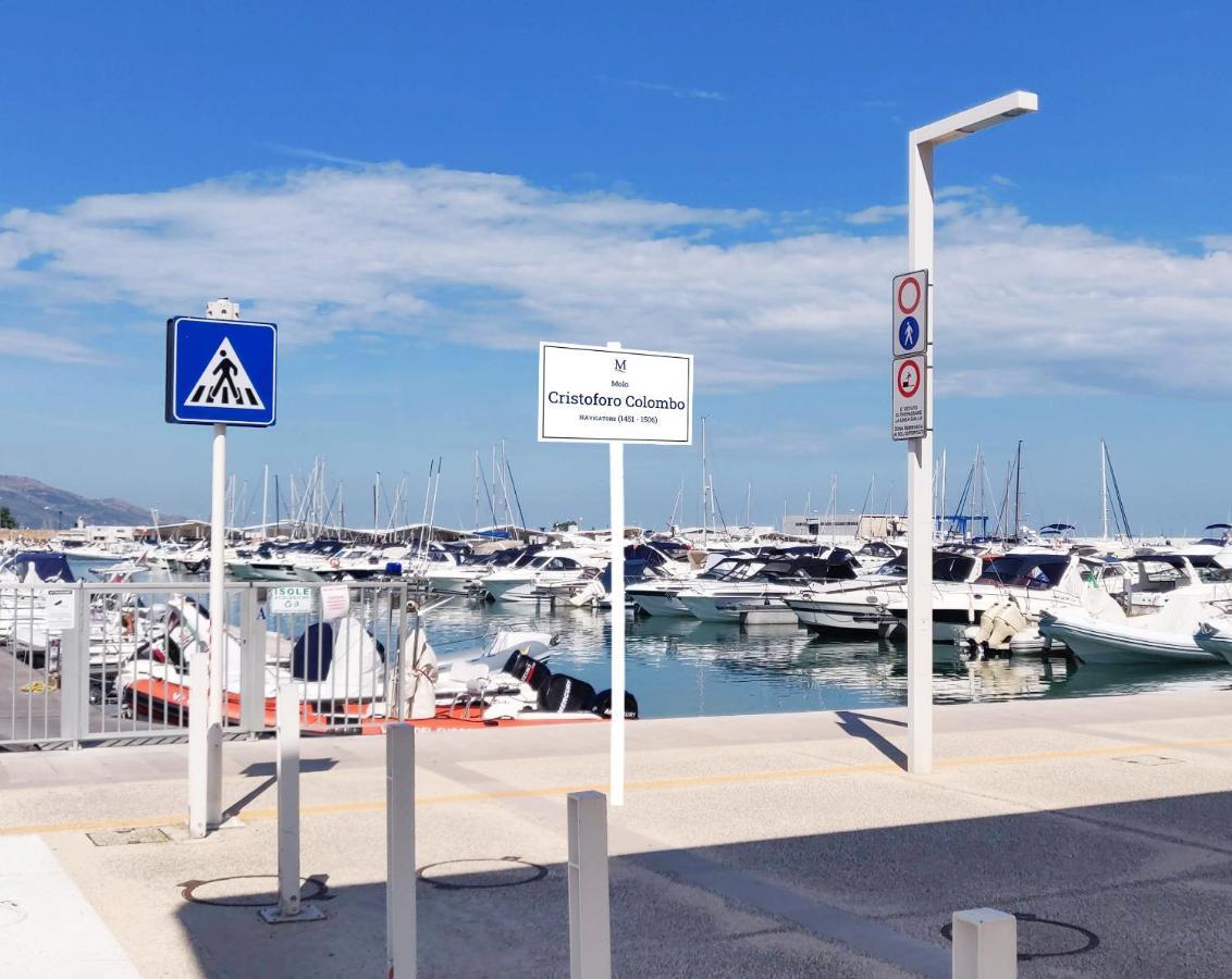 Marina Del Gargano Houseboat Hotell Manfredonia Eksteriør bilde
