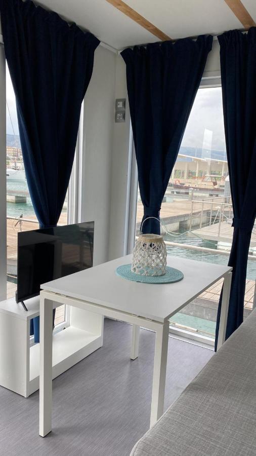 Marina Del Gargano Houseboat Hotell Manfredonia Eksteriør bilde
