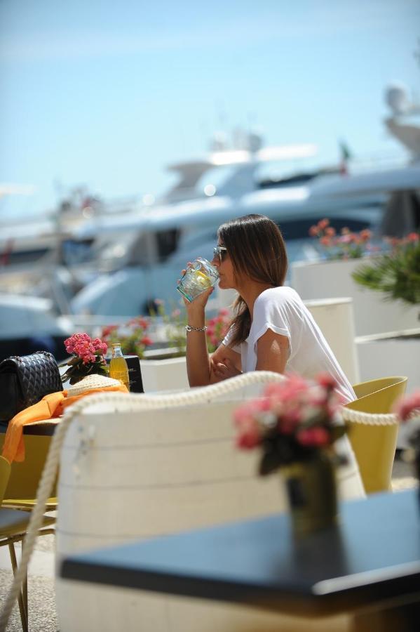 Marina Del Gargano Houseboat Hotell Manfredonia Eksteriør bilde