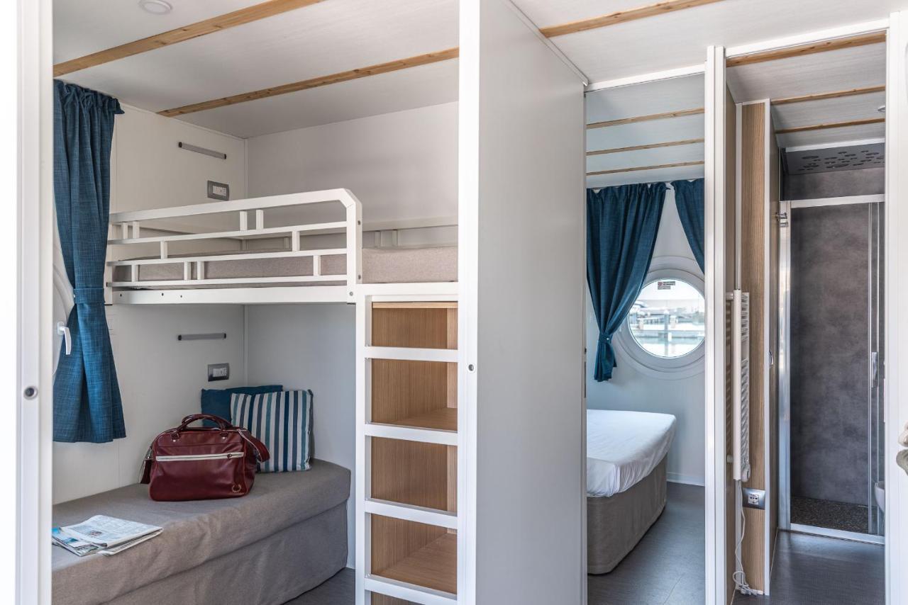 Marina Del Gargano Houseboat Hotell Manfredonia Eksteriør bilde