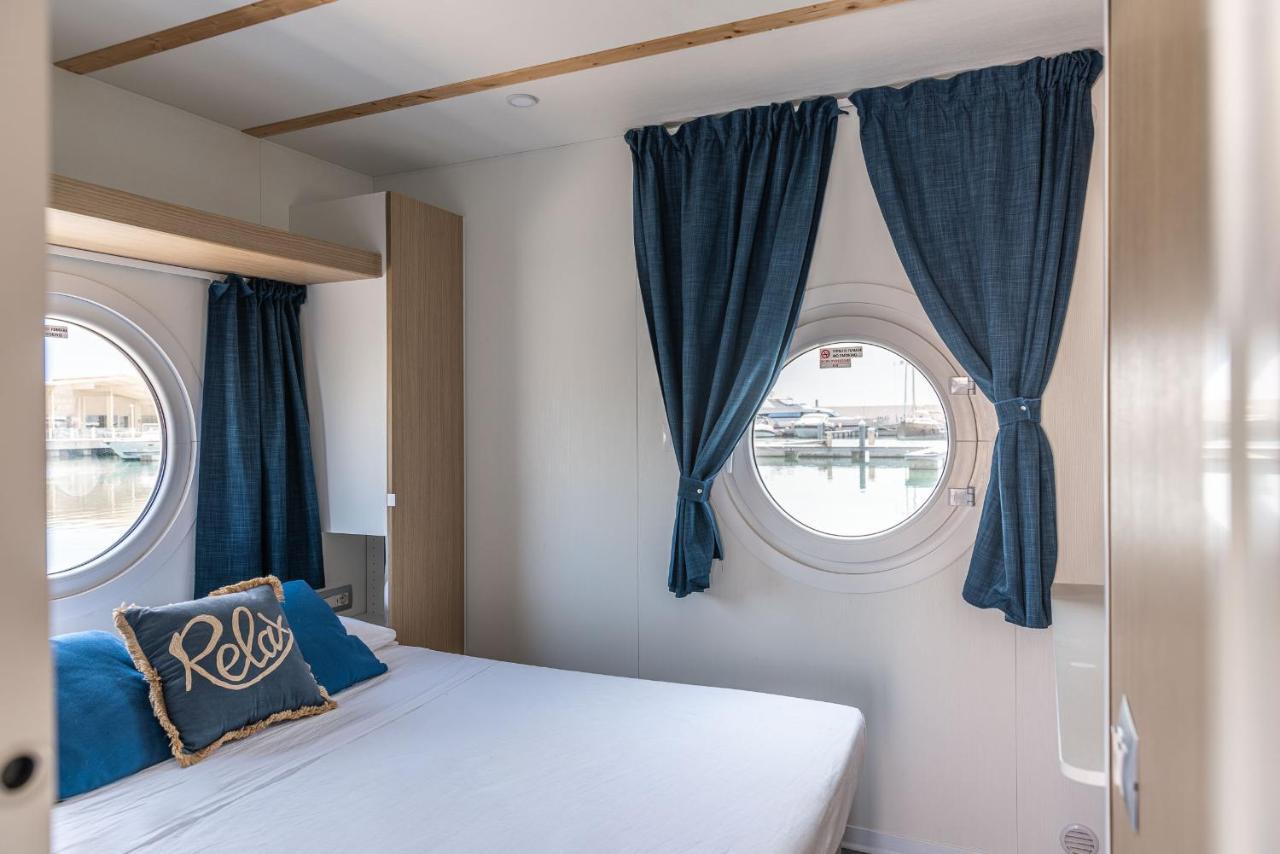 Marina Del Gargano Houseboat Hotell Manfredonia Eksteriør bilde