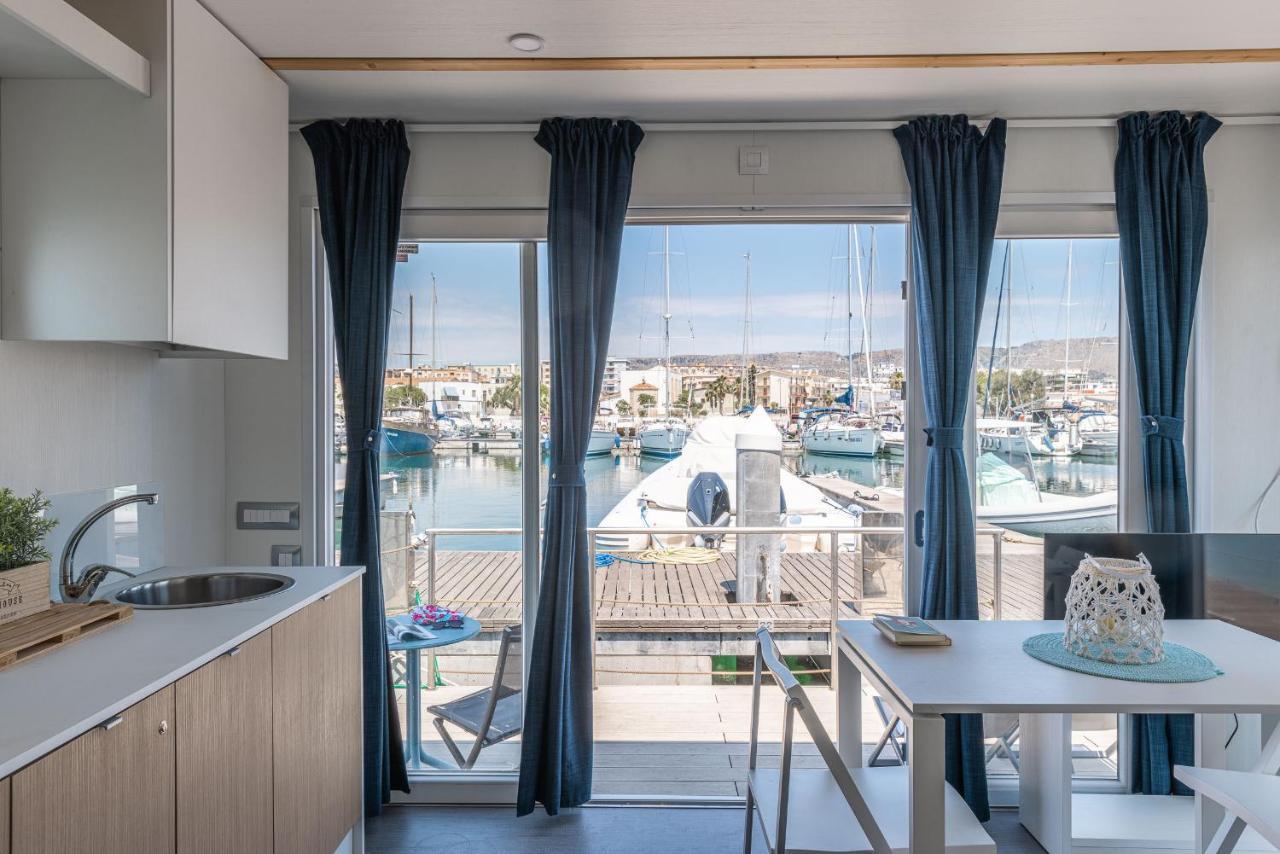 Marina Del Gargano Houseboat Hotell Manfredonia Eksteriør bilde