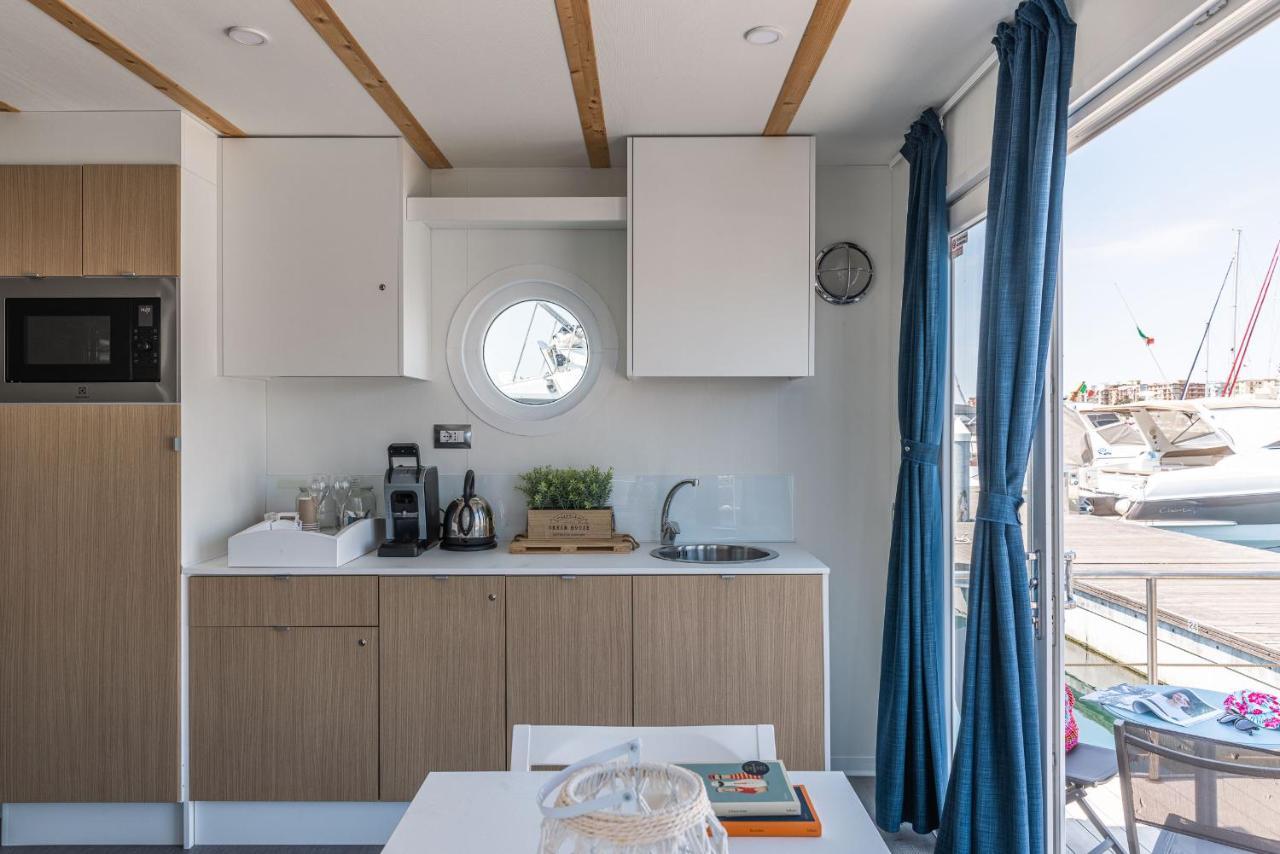 Marina Del Gargano Houseboat Hotell Manfredonia Eksteriør bilde
