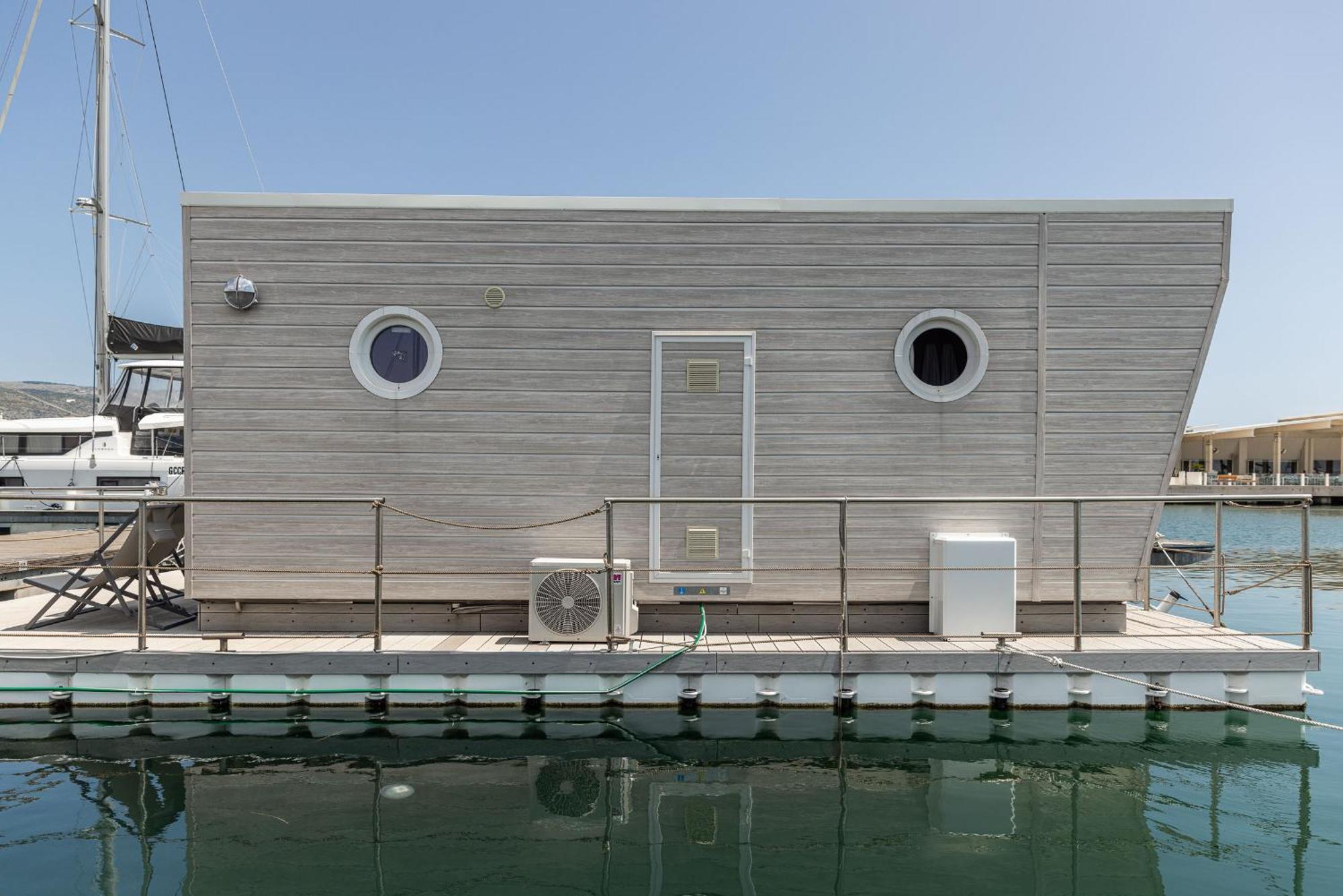 Marina Del Gargano Houseboat Hotell Manfredonia Eksteriør bilde