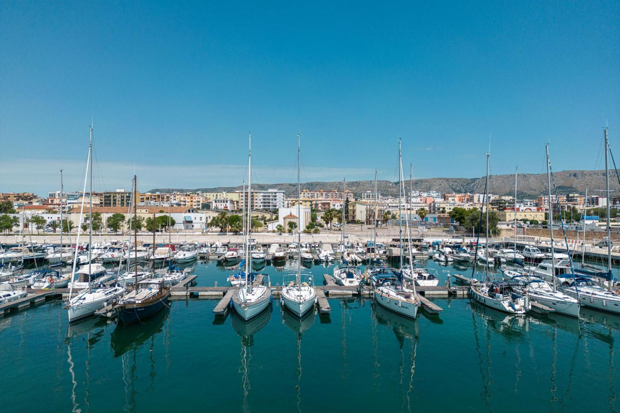 Marina Del Gargano Houseboat Hotell Manfredonia Eksteriør bilde