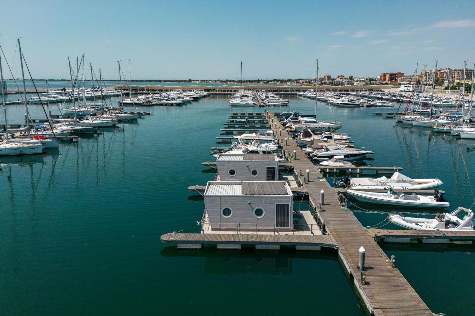 Marina Del Gargano Houseboat Hotell Manfredonia Eksteriør bilde