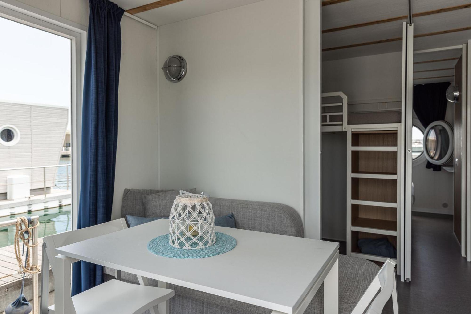 Marina Del Gargano Houseboat Hotell Manfredonia Eksteriør bilde